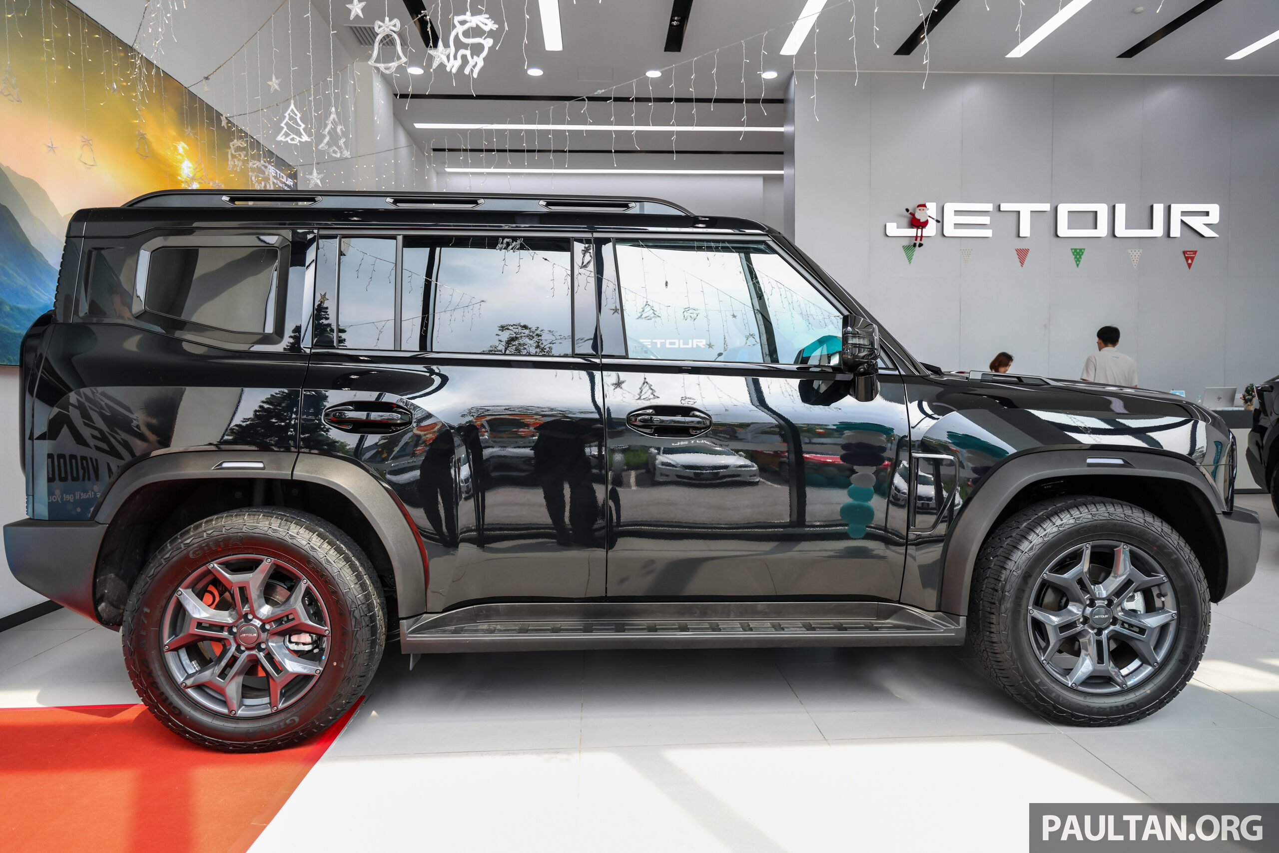 Jetour T2 Malaysia exterior front view in silver